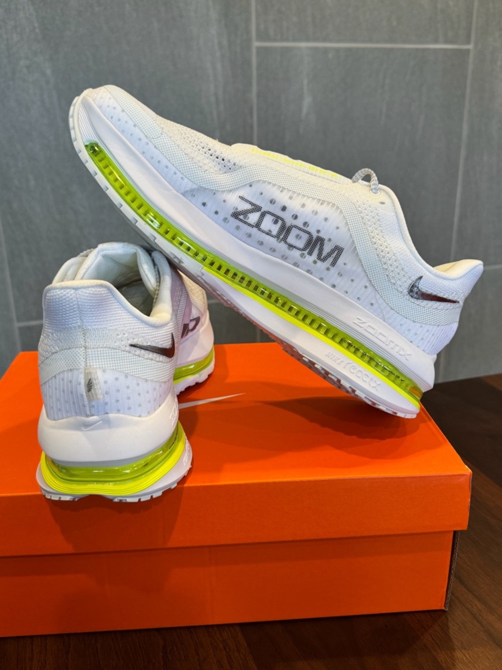 Nike Pegasus Premium - Picture 2 of 5